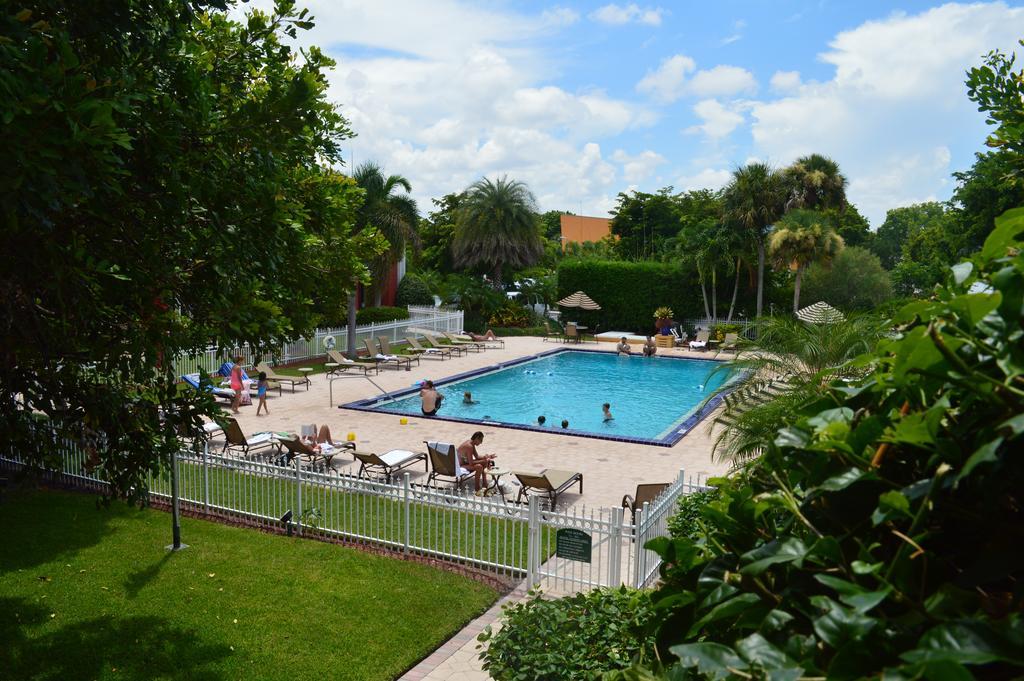 Collins Hotel North Naples المظهر الخارجي الصورة